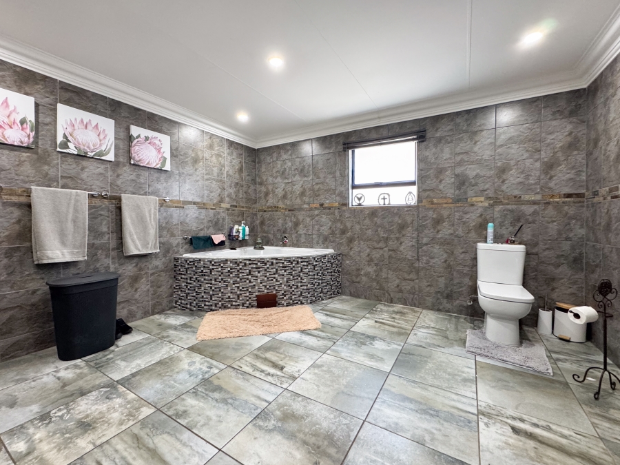 14 Bedroom Property for Sale in Mooilande Gauteng