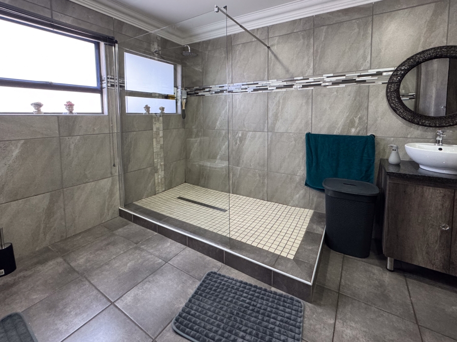 14 Bedroom Property for Sale in Mooilande Gauteng