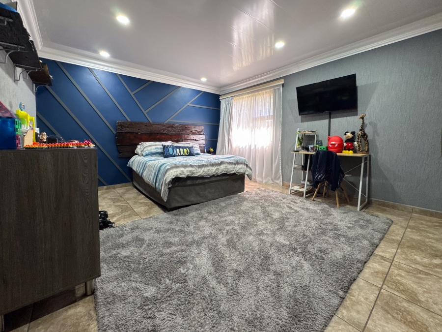 14 Bedroom Property for Sale in Mooilande Gauteng
