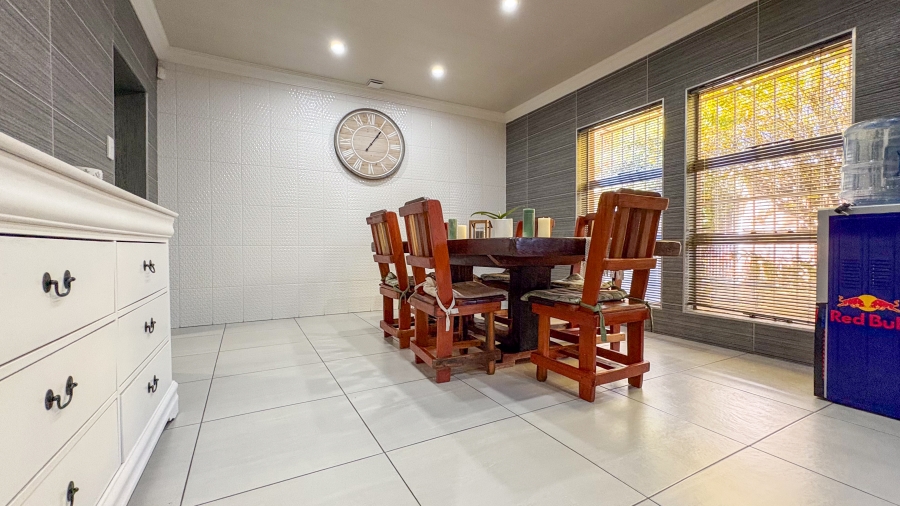 14 Bedroom Property for Sale in Mooilande Gauteng