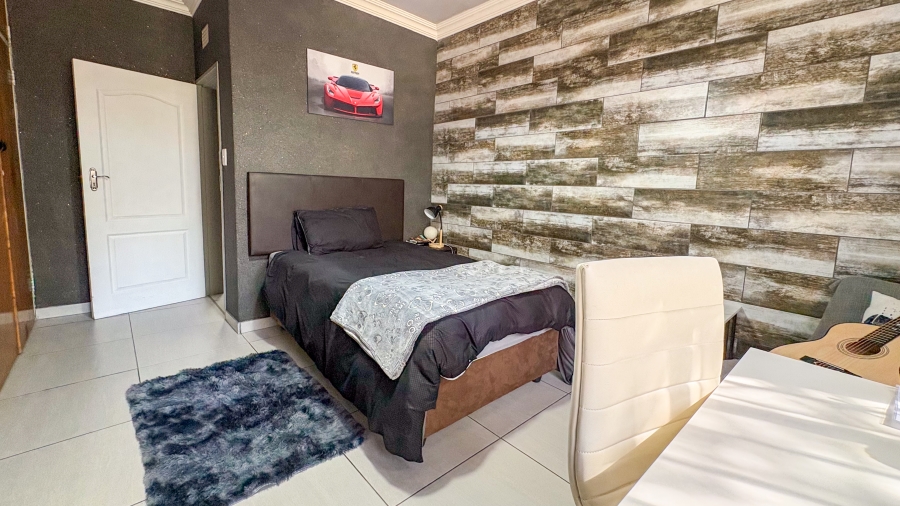 14 Bedroom Property for Sale in Mooilande Gauteng