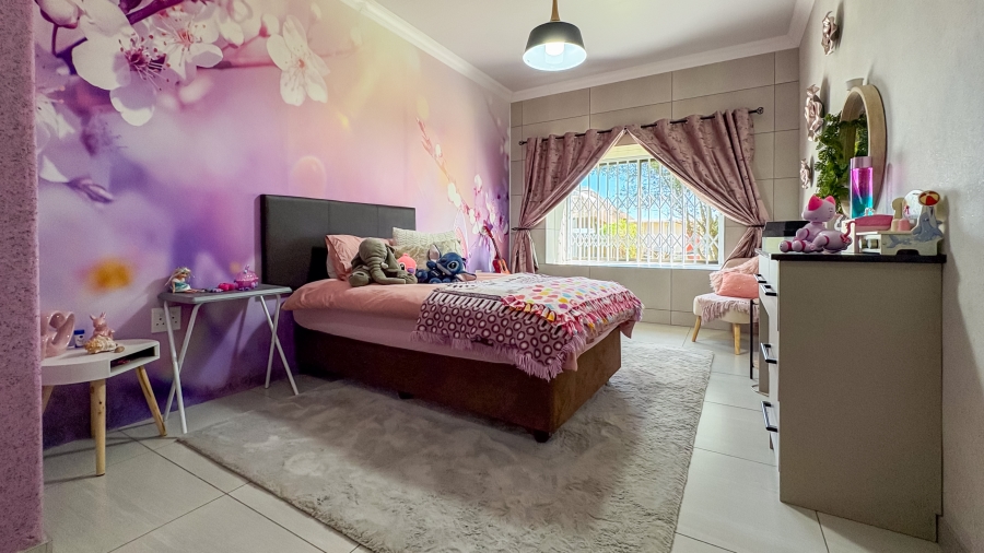 14 Bedroom Property for Sale in Mooilande Gauteng
