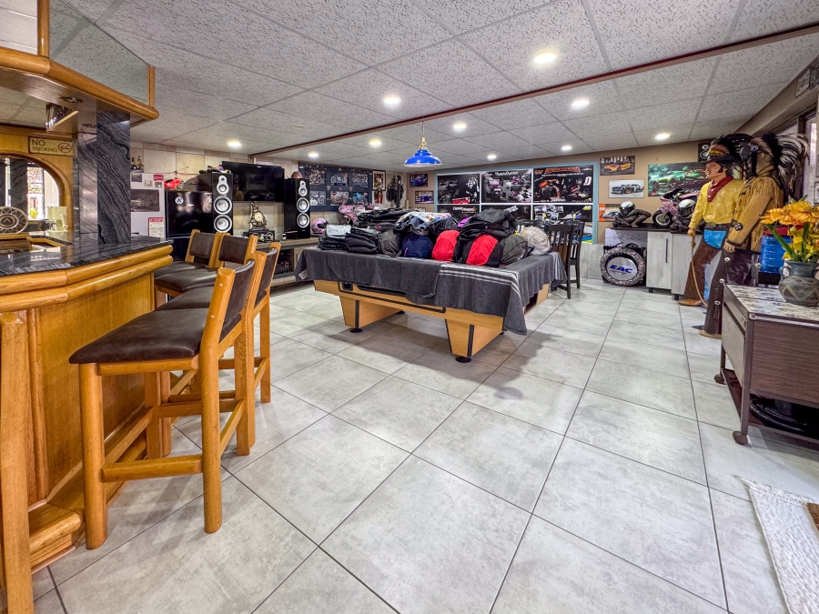 14 Bedroom Property for Sale in Mooilande Gauteng