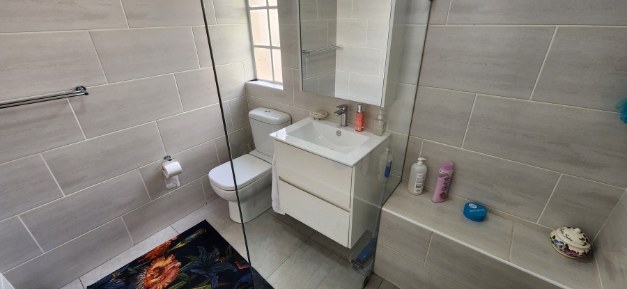 2 Bedroom Property for Sale in Bedford Park Gauteng