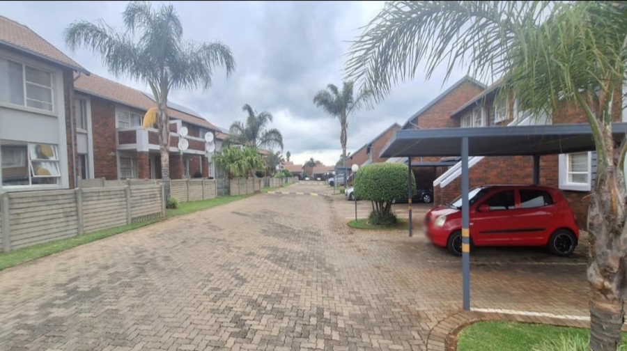 1 Bedroom Property for Sale in Glen Marais Gauteng
