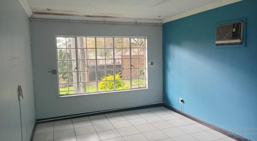 4 Bedroom Property for Sale in Parkhill Gardens Gauteng