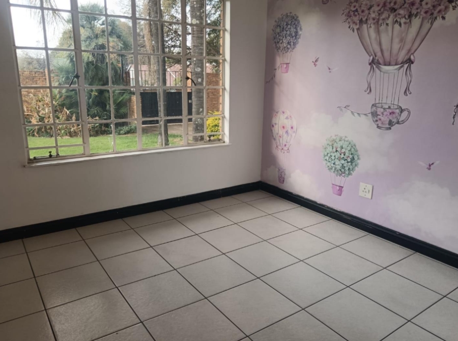 4 Bedroom Property for Sale in Parkhill Gardens Gauteng