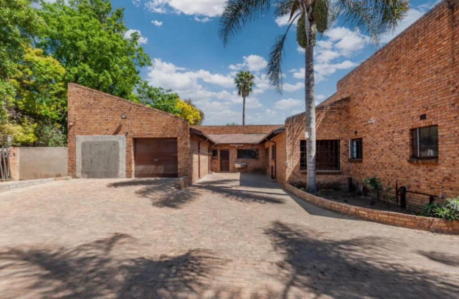 4 Bedroom Property for Sale in Parkhill Gardens Gauteng