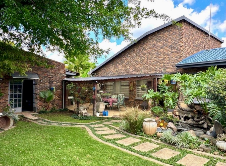 4 Bedroom Property for Sale in Vanderbijlpark SE 4 Gauteng