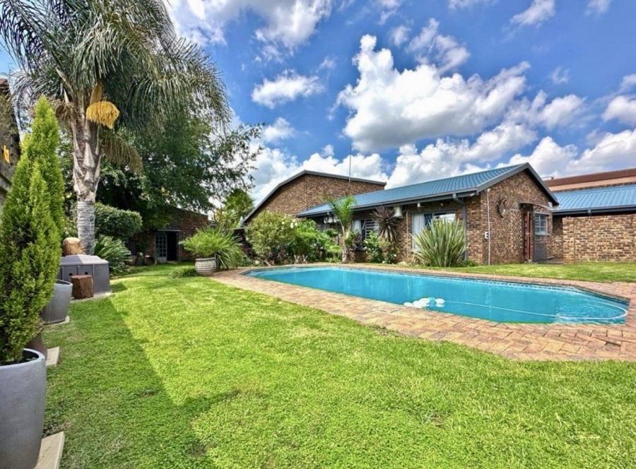 4 Bedroom Property for Sale in Vanderbijlpark SE 4 Gauteng
