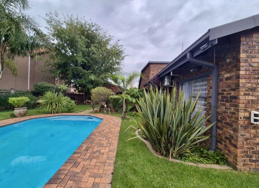4 Bedroom Property for Sale in Vanderbijlpark SE 4 Gauteng