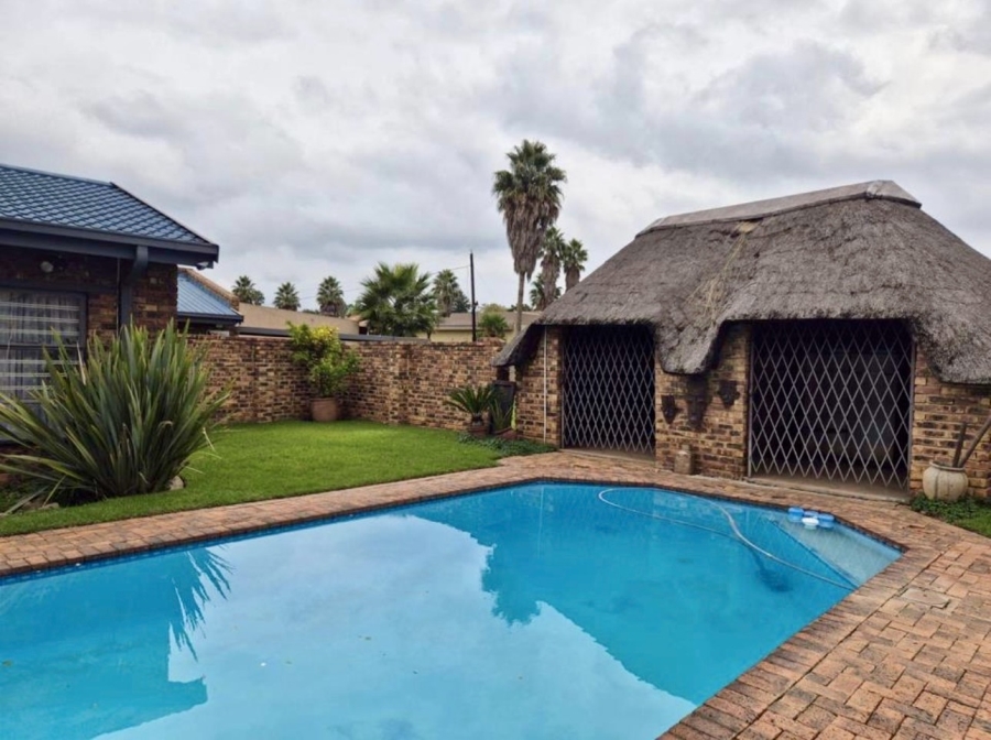 4 Bedroom Property for Sale in Vanderbijlpark SE 4 Gauteng