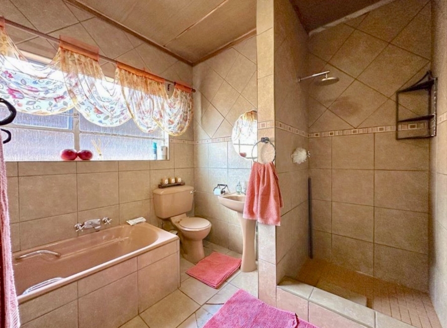 4 Bedroom Property for Sale in Vanderbijlpark SE 4 Gauteng