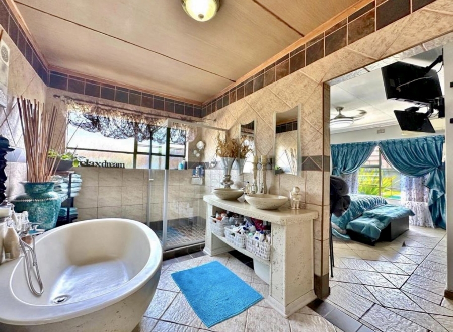 4 Bedroom Property for Sale in Vanderbijlpark SE 4 Gauteng