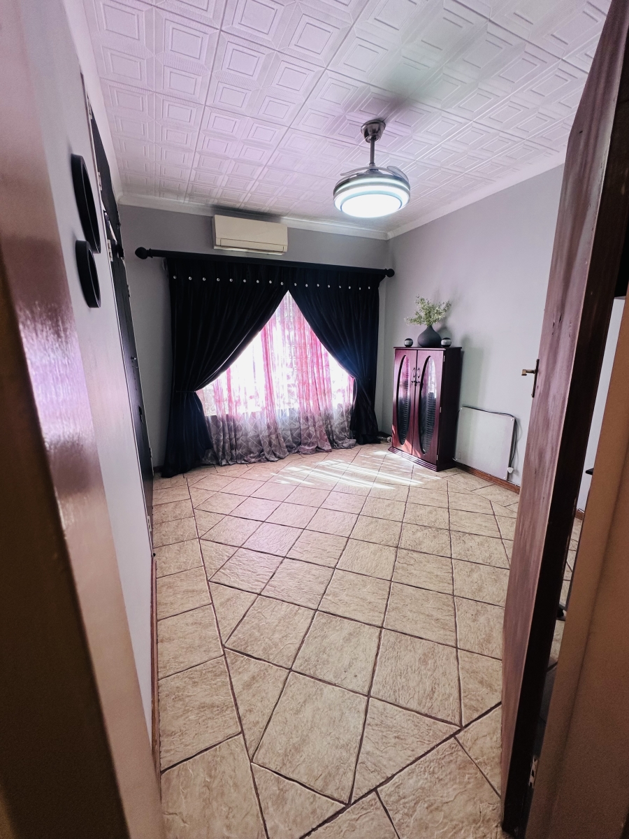 4 Bedroom Property for Sale in Vanderbijlpark SE 4 Gauteng