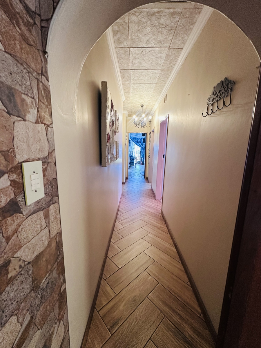 4 Bedroom Property for Sale in Vanderbijlpark SE 4 Gauteng