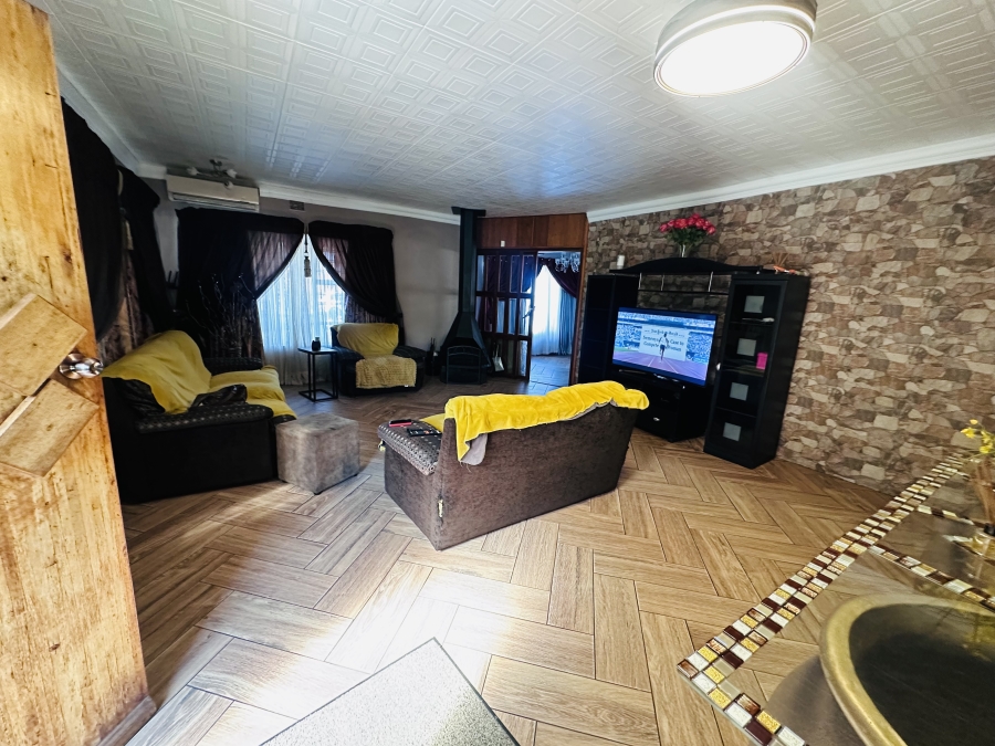 4 Bedroom Property for Sale in Vanderbijlpark SE 4 Gauteng