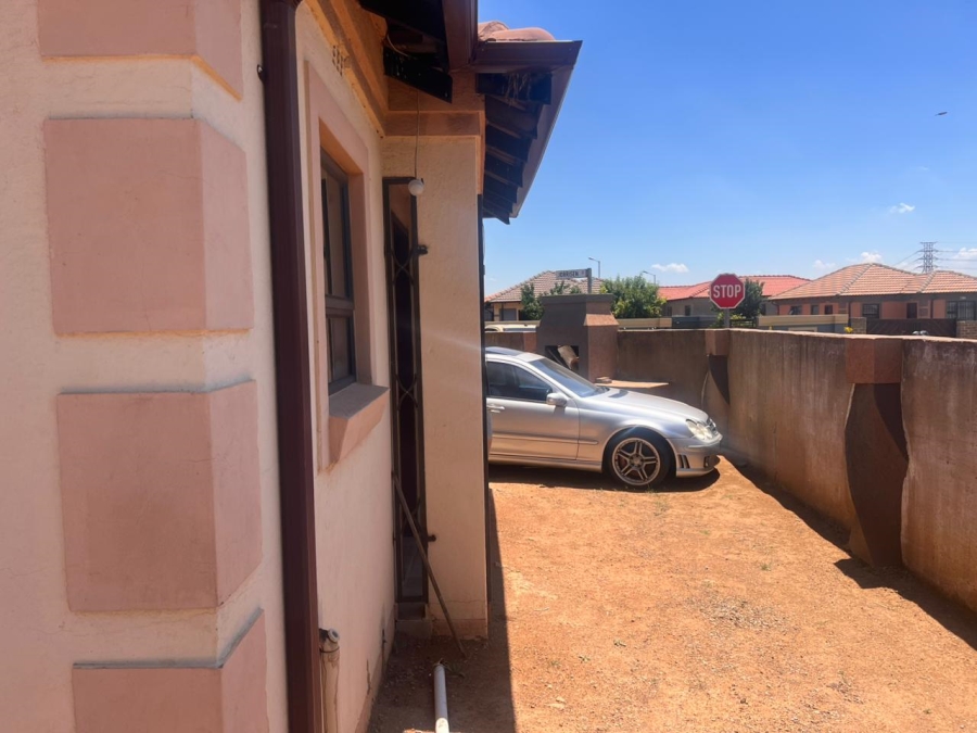 2 Bedroom Property for Sale in Vanderbijlpark CE 7 Gauteng