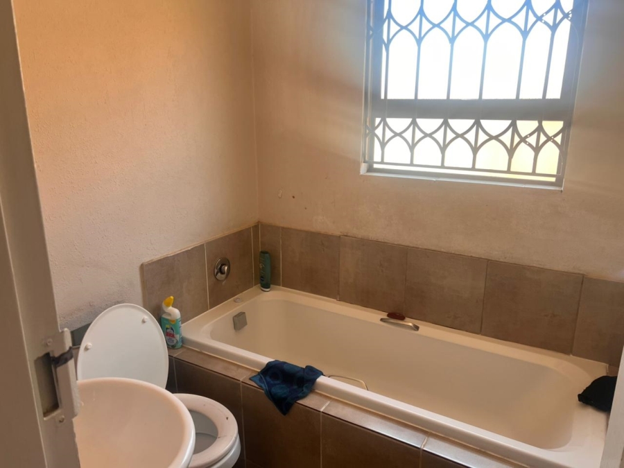 2 Bedroom Property for Sale in Vanderbijlpark CE 7 Gauteng