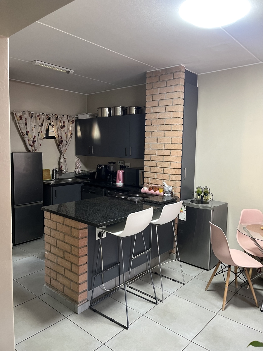 2 Bedroom Property for Sale in Vorna Valley Gauteng