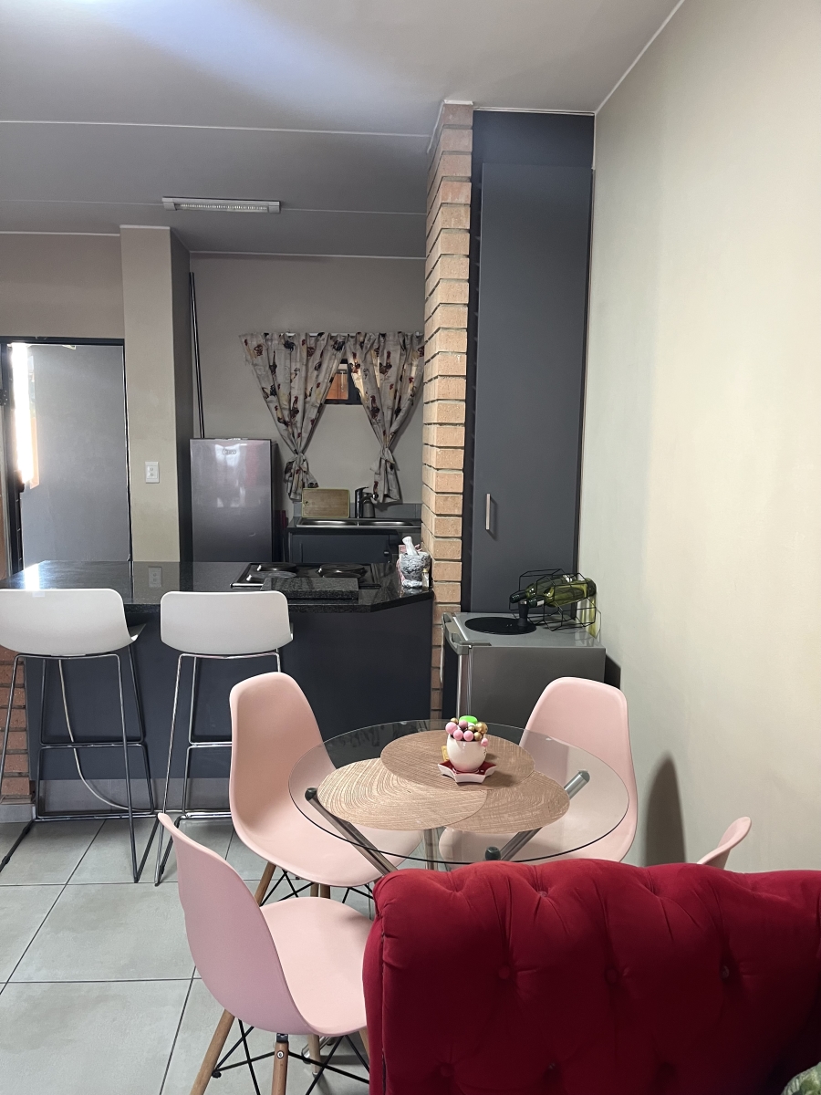 2 Bedroom Property for Sale in Vorna Valley Gauteng