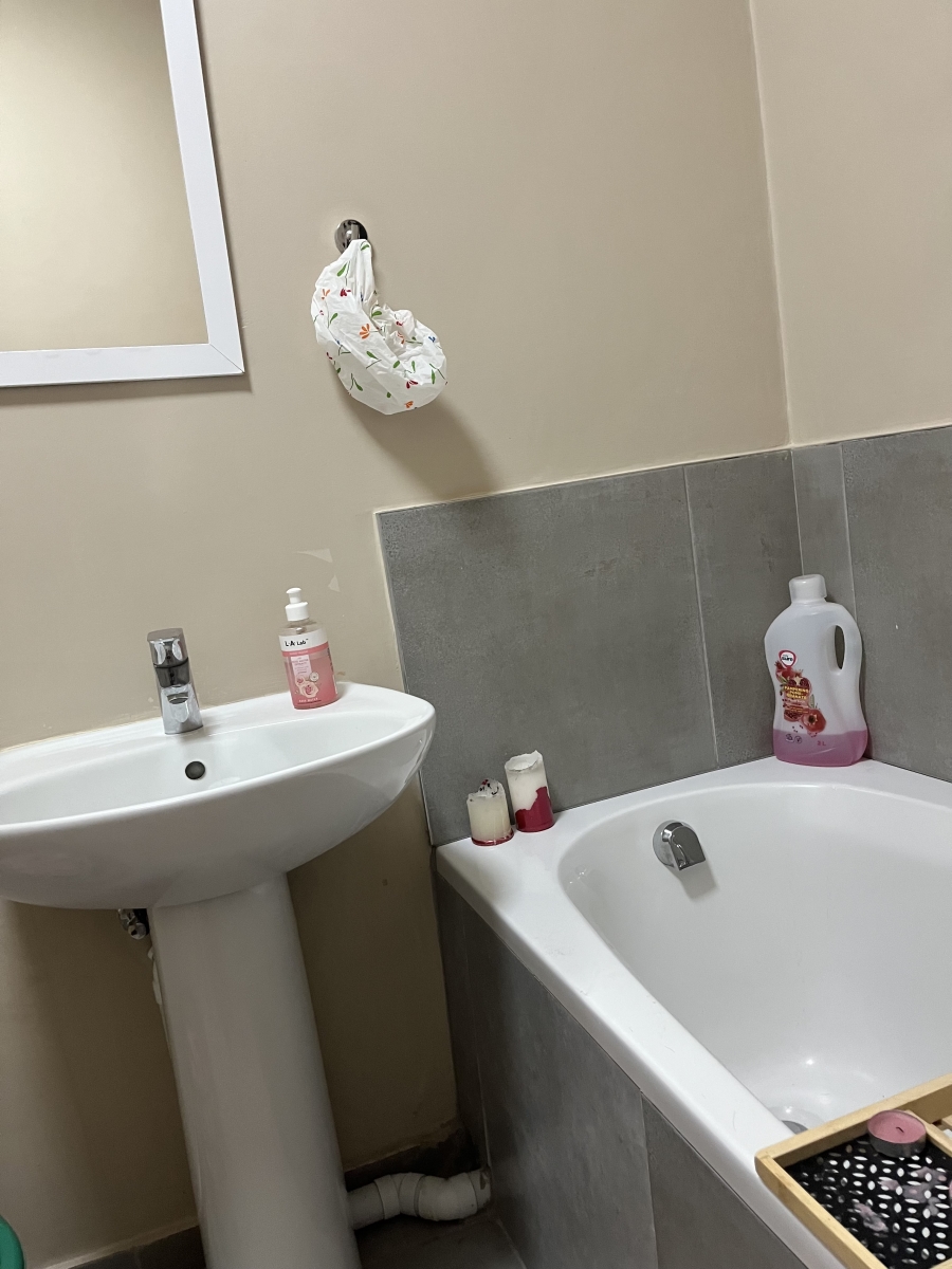 2 Bedroom Property for Sale in Vorna Valley Gauteng