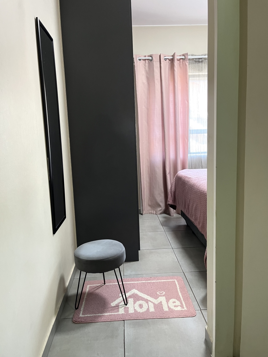 2 Bedroom Property for Sale in Vorna Valley Gauteng