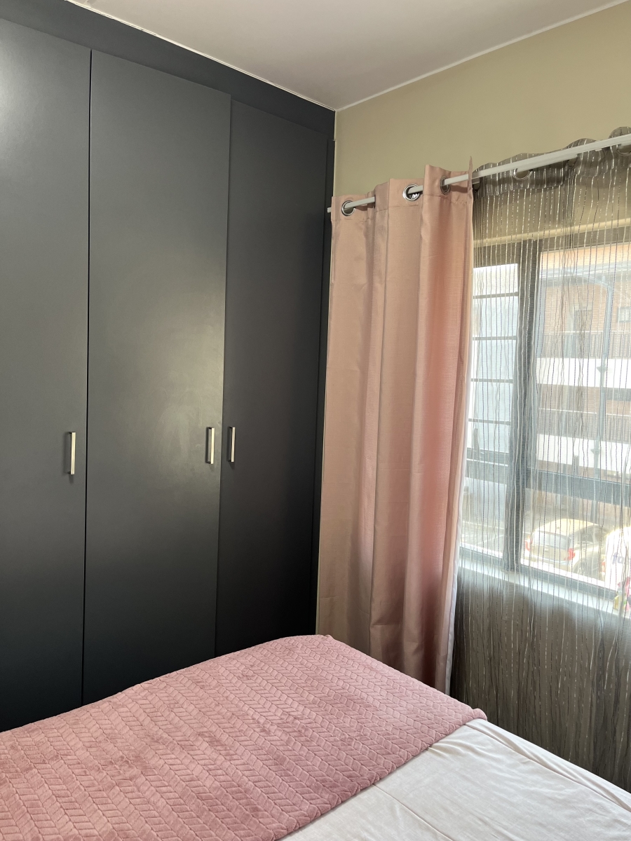 2 Bedroom Property for Sale in Vorna Valley Gauteng