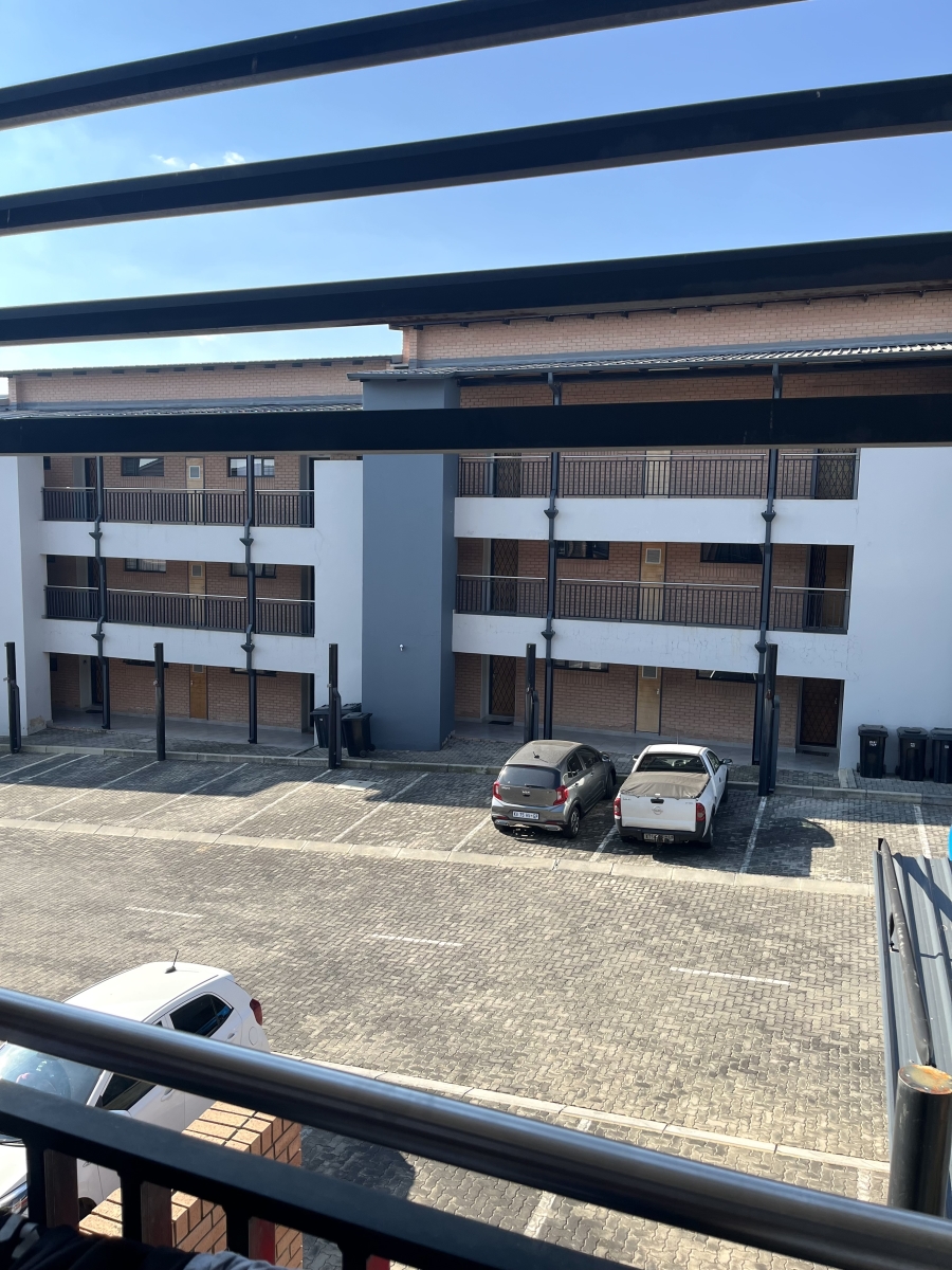 2 Bedroom Property for Sale in Vorna Valley Gauteng