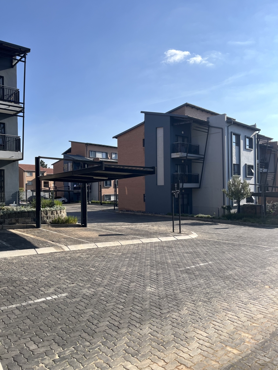 2 Bedroom Property for Sale in Vorna Valley Gauteng