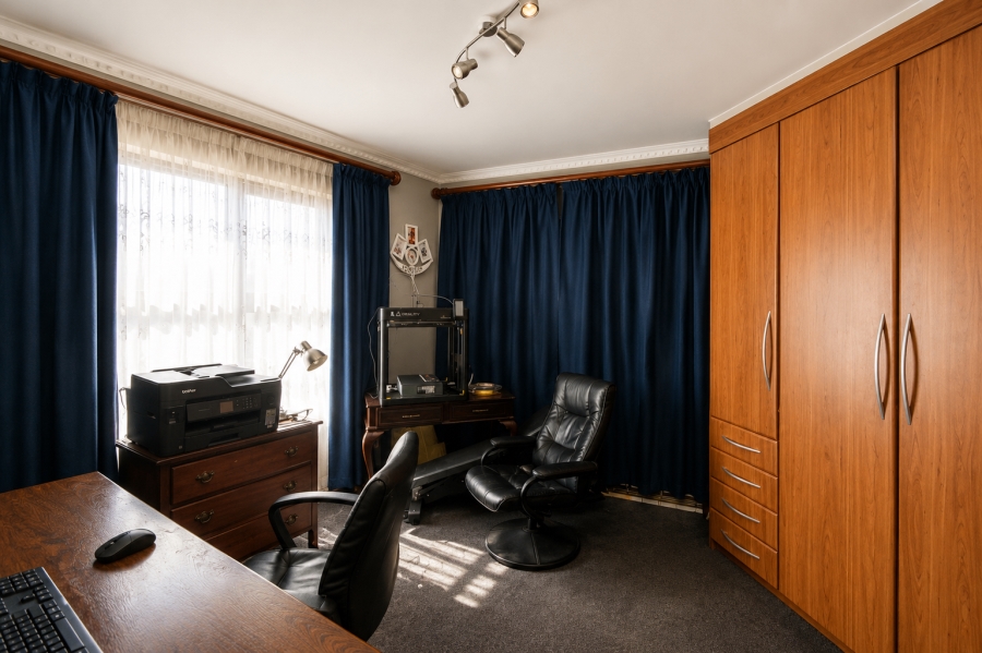 3 Bedroom Property for Sale in Erasmuskloof Gauteng