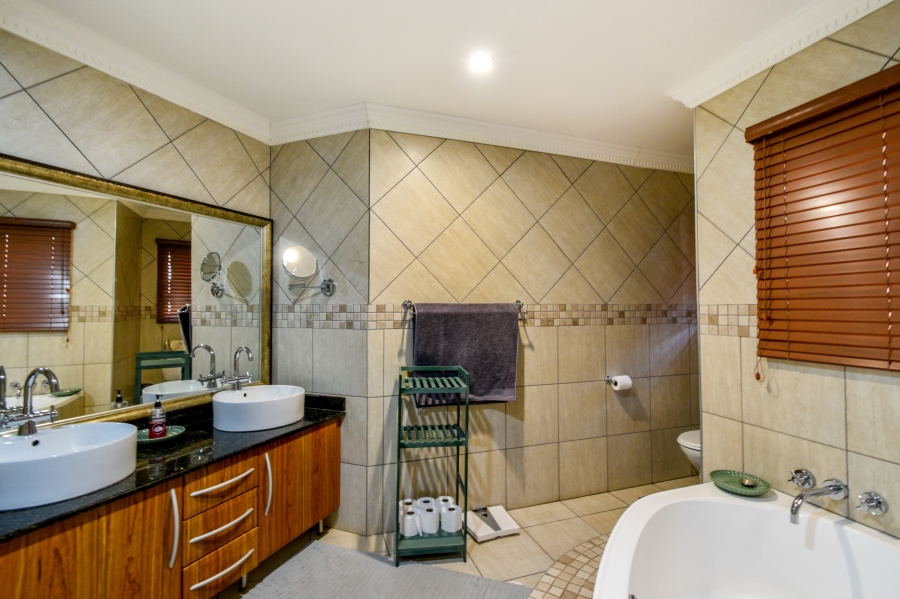 3 Bedroom Property for Sale in Erasmuskloof Gauteng
