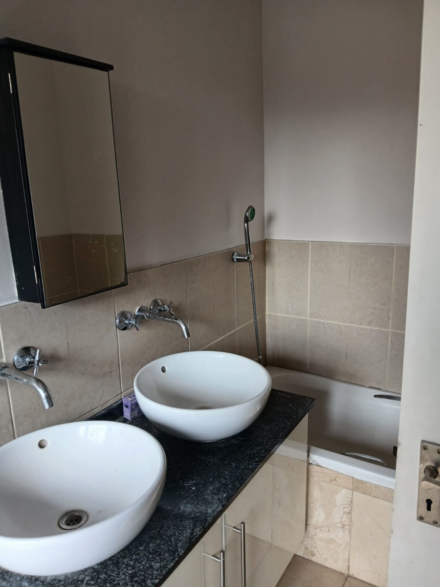 To Let 3 Bedroom Property for Rent in Houghton Estate Gauteng
