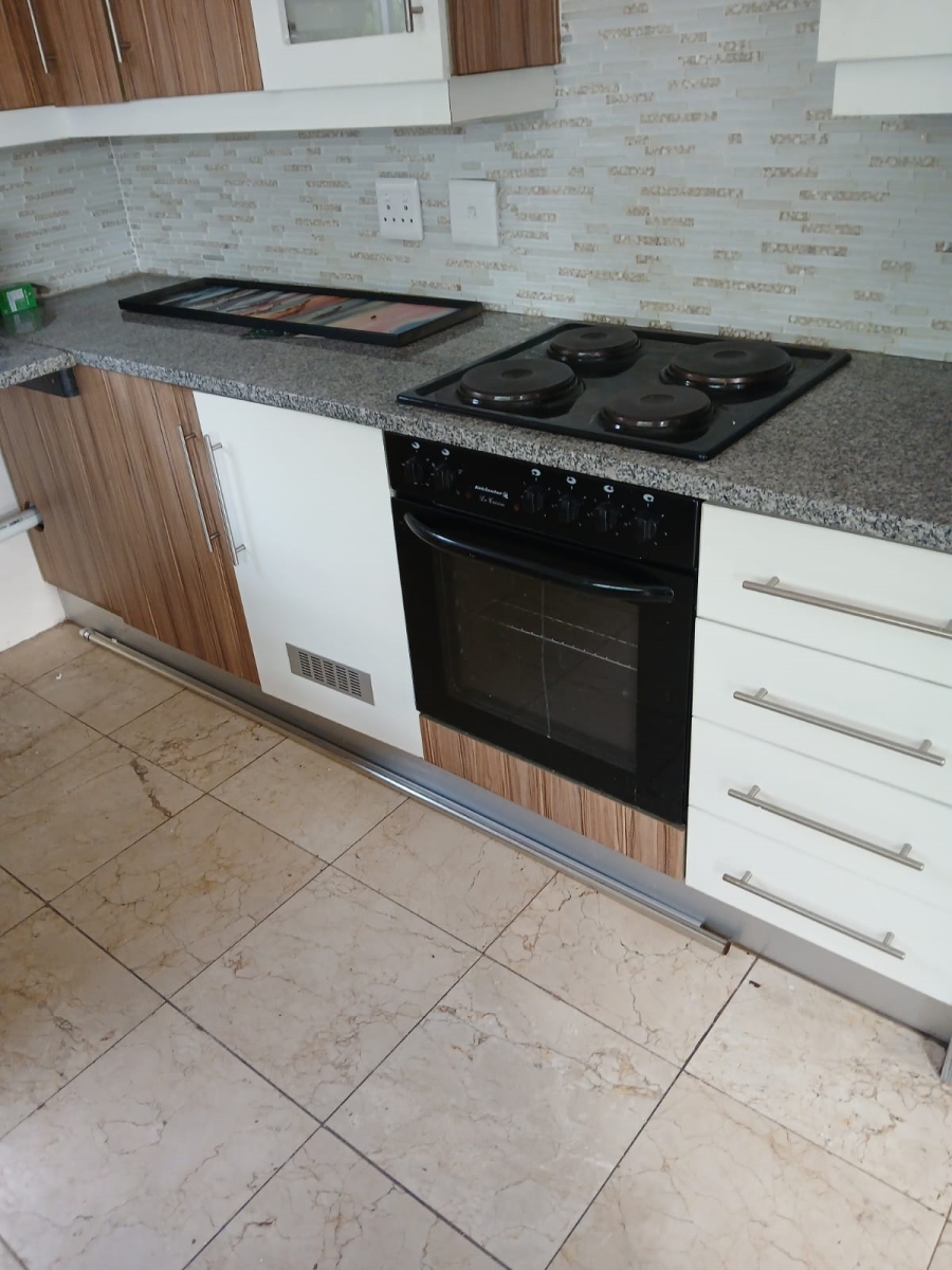 To Let 3 Bedroom Property for Rent in Houghton Estate Gauteng