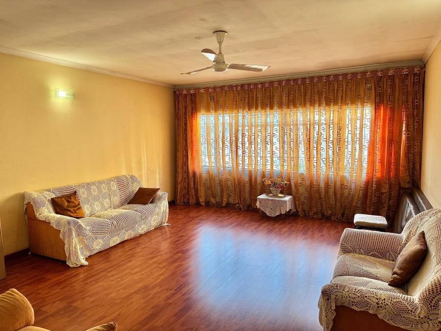 5 Bedroom Property for Sale in Lenasia Gauteng