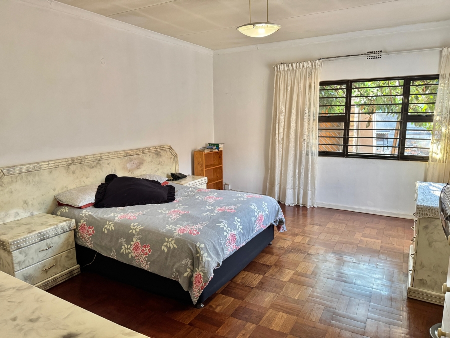 5 Bedroom Property for Sale in Lenasia Gauteng