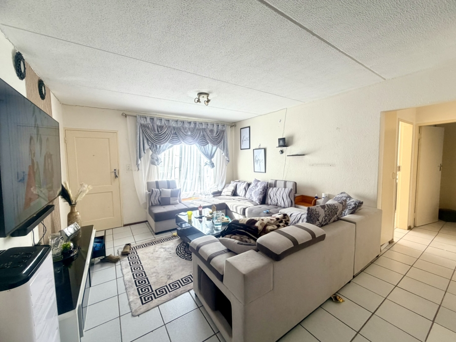 2 Bedroom Property for Sale in Lakefield Gauteng
