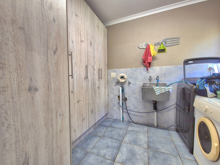 2 Bedroom Property for Sale in Denneoord Gauteng
