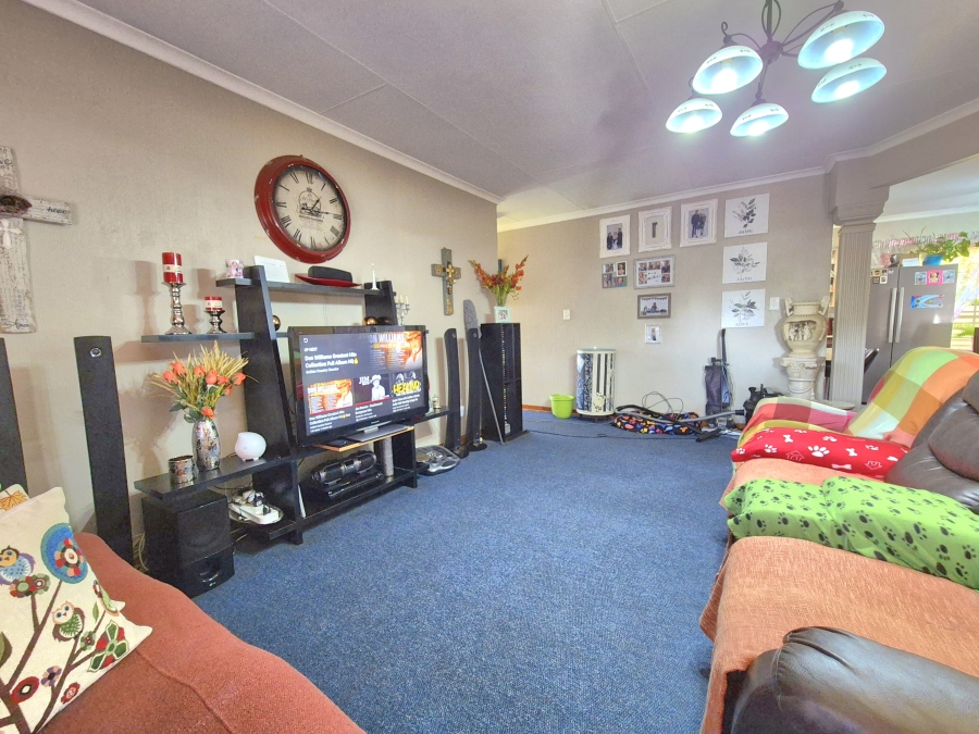 2 Bedroom Property for Sale in Denneoord Gauteng