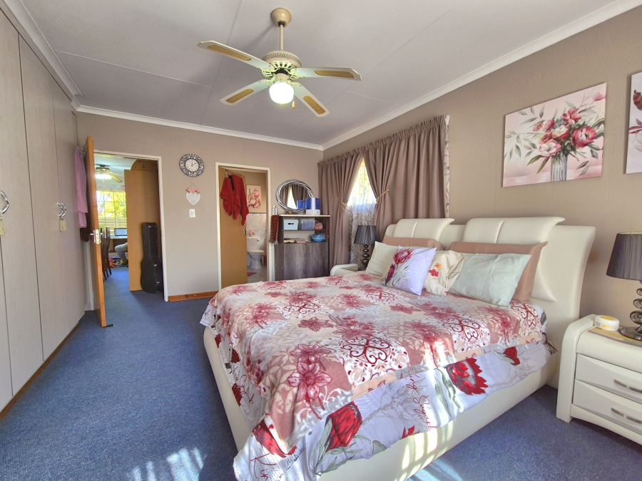 2 Bedroom Property for Sale in Denneoord Gauteng