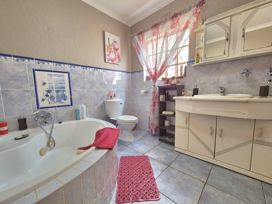 2 Bedroom Property for Sale in Denneoord Gauteng