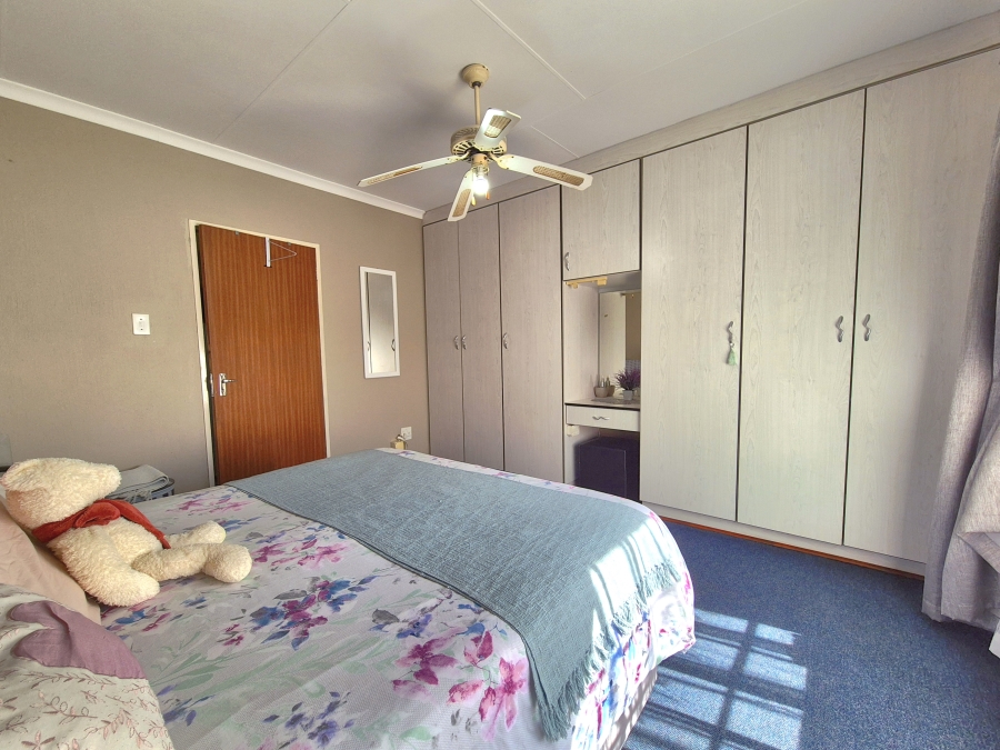 2 Bedroom Property for Sale in Denneoord Gauteng