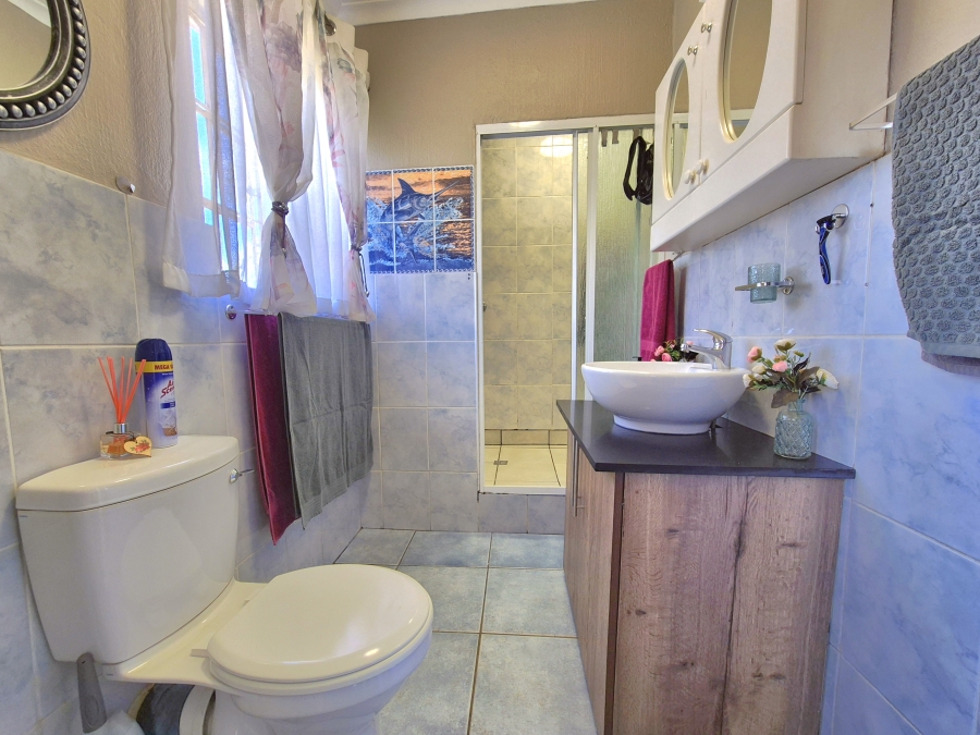 2 Bedroom Property for Sale in Denneoord Gauteng
