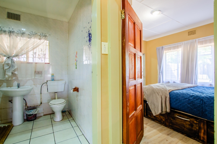 5 Bedroom Property for Sale in Rensburg Gauteng