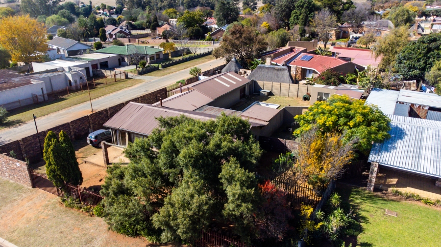 5 Bedroom Property for Sale in Rensburg Gauteng