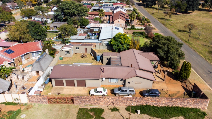 5 Bedroom Property for Sale in Rensburg Gauteng