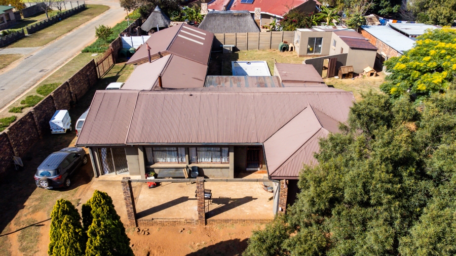 5 Bedroom Property for Sale in Rensburg Gauteng