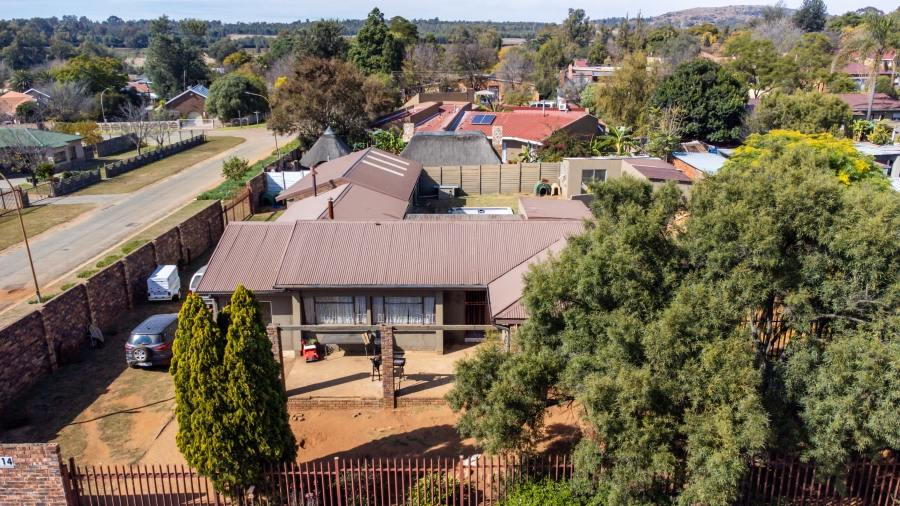 5 Bedroom Property for Sale in Rensburg Gauteng