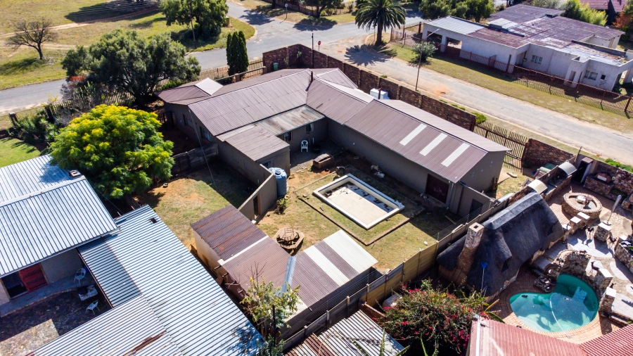 5 Bedroom Property for Sale in Rensburg Gauteng