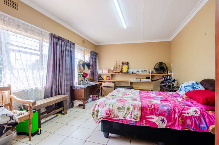 5 Bedroom Property for Sale in Rensburg Gauteng